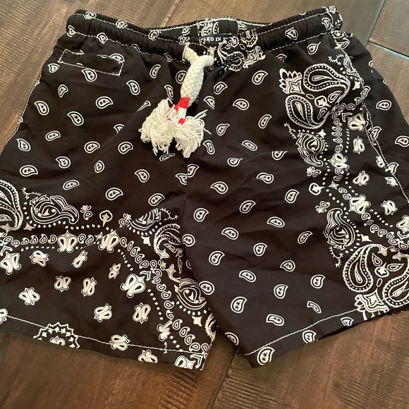 Like new boys swim trunks - Picture 1 of 2